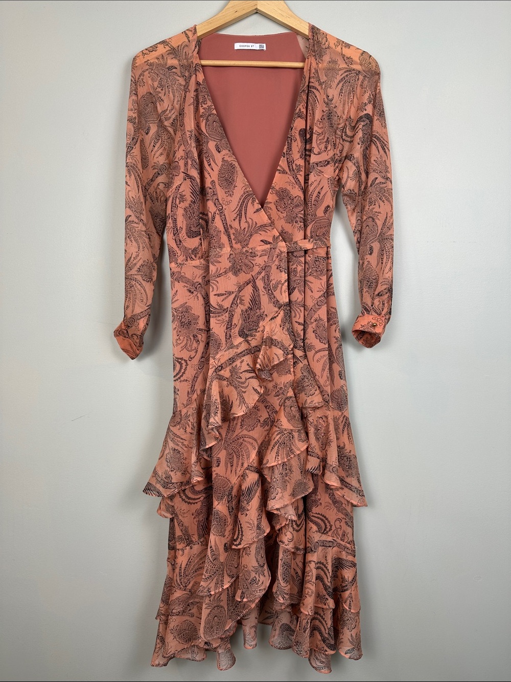 164. Cooper Street wrap dress ruffled Paisley.